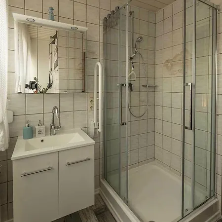 Schoon, 85042 * Ostrhauderfehn